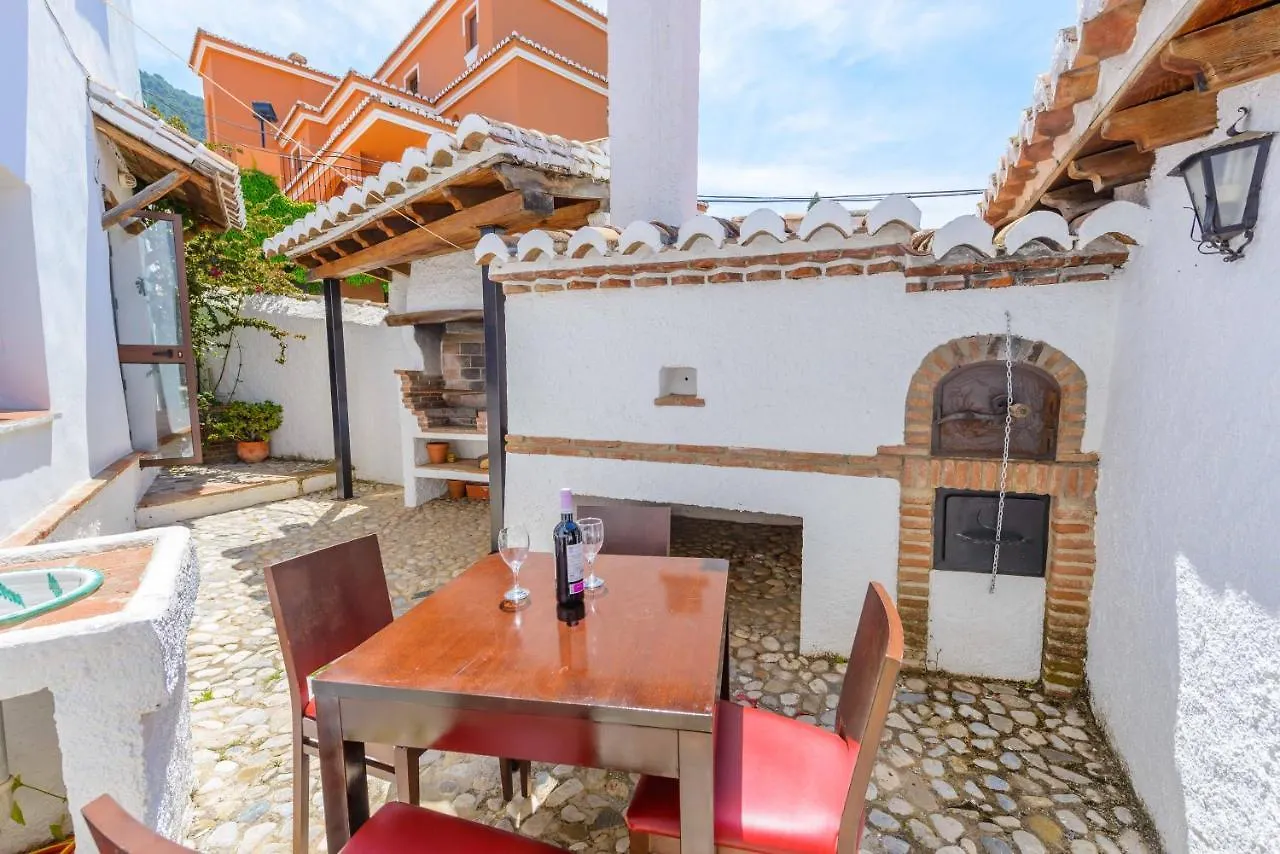 Holiday Home El Pilarillo Piscina Compartida Alcaucín إسبانيا