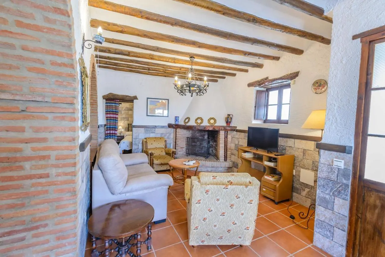 Holiday Home El Pilarillo Piscina Compartida Alcaucin